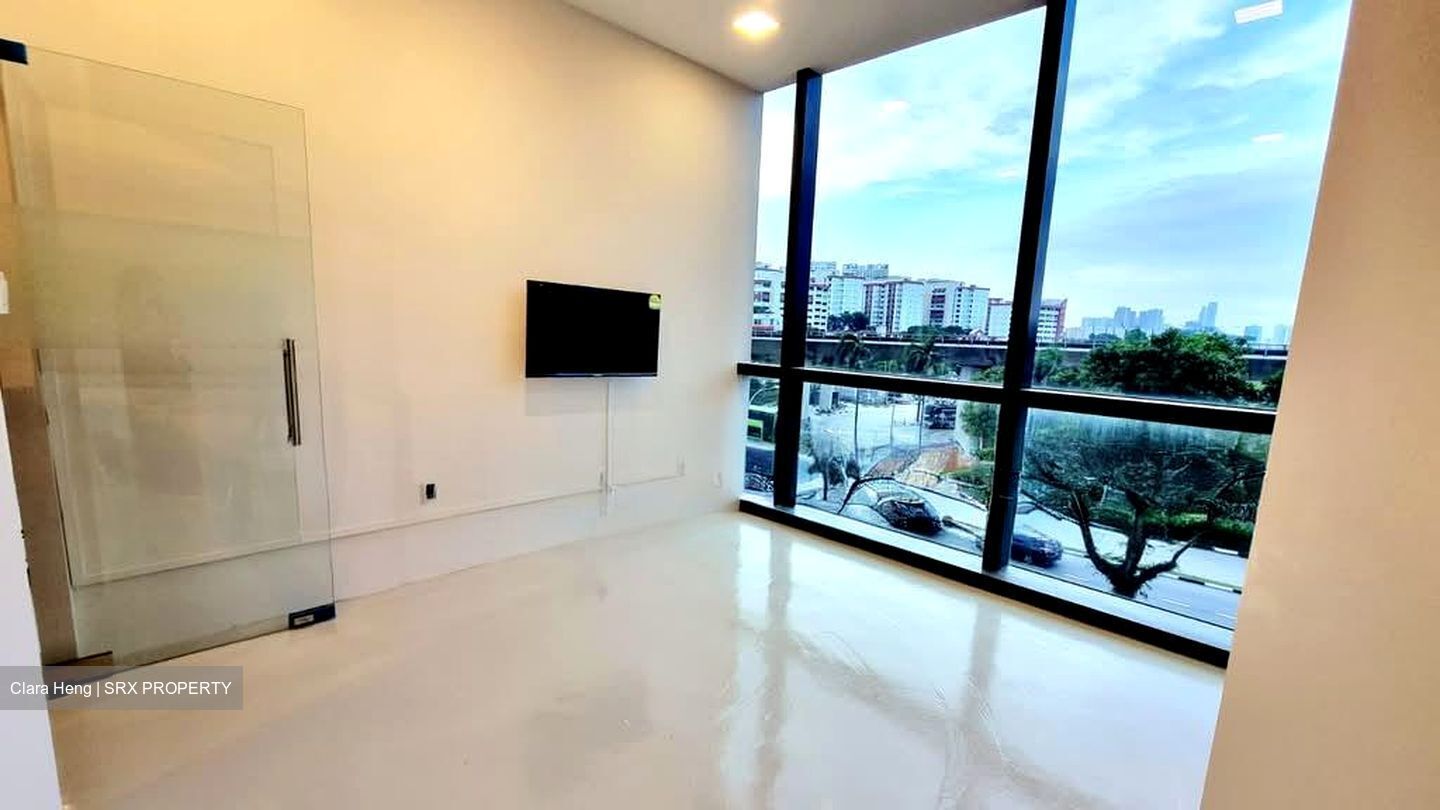 Woods Square (D25), Office #577377361